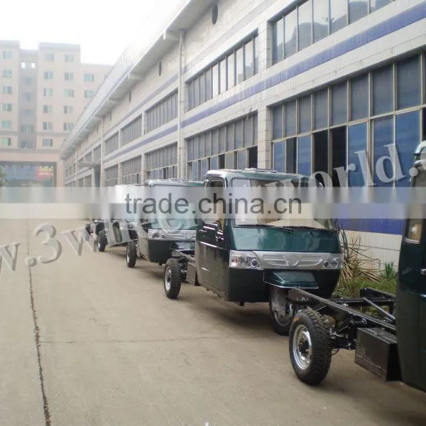 Chinese Website Supplier Piaggio 250cc Three Wheeler Cheap Tricycle Motorcycles for Sale photo-4
