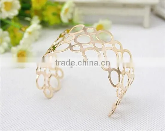 South Korean Round Hollow Women Bangles With Gold Plated photo-3