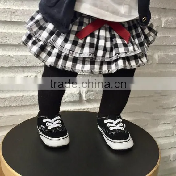 Black and White Grid Bloomer a Big Star on the Back Baby Underwear photo-4