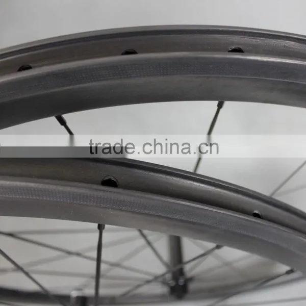 2015 700C Carbon Fiber Clincher Wide 23mm Road Bike Wheelset With Basalt Brake Surface photo-3