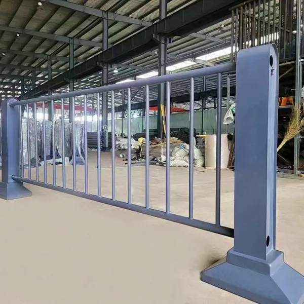BAIFA Hot-dip Galvanized Municipal Traffic Barrier Guardrail With Reflective and Light for Vehicle Non-motorized Lane Separation