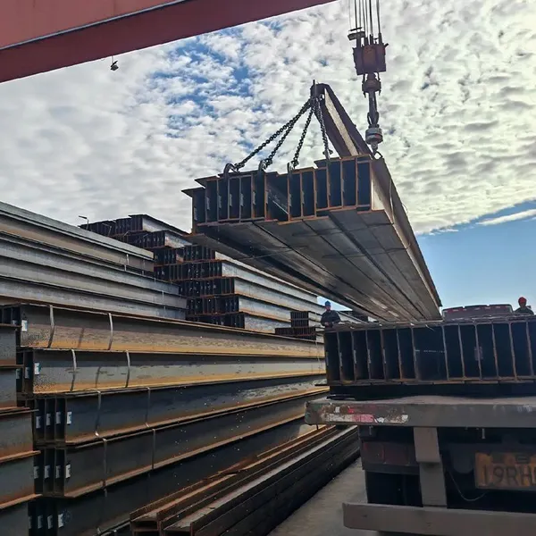 [In Stock] Carbon Steel H and I-Beam: 6m/9m/12m Length, Standard Export Packing photo-2