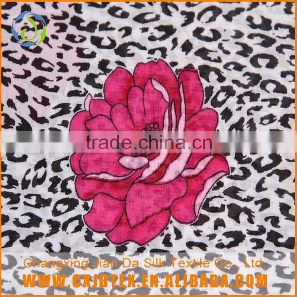 Best Quality Wholesale Fashion Digital Printing Fabric Chiffon photo-3
