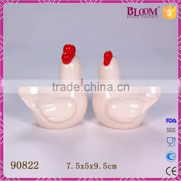 White Ceramic Salt and Pepper Shaker Set photo-3