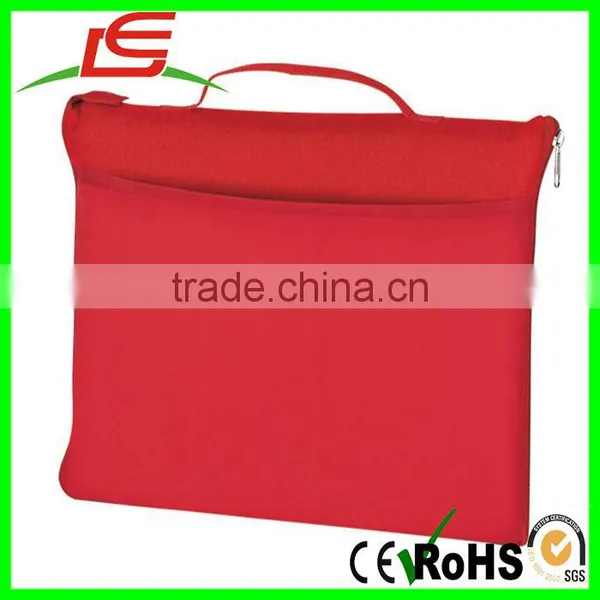 Fleece And Polyester Self-Contained Carrying Bag Travel Blanket With Zippered Closure photo-6