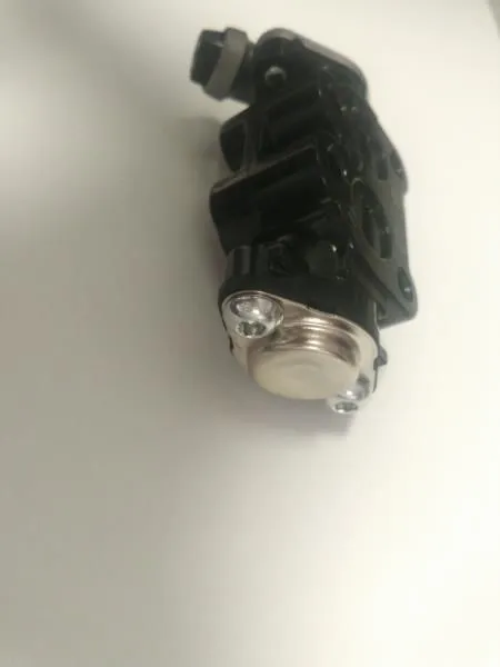 High Quality Truck Relay Valve 20775173 Gearbox Relay Valve photo-4