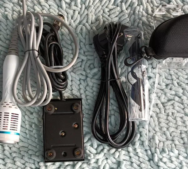 Portable 2 in 1 980nm Diode Laser Device With 1-10Hz Repetition Rate for Vascular and Ph Removal photo-4