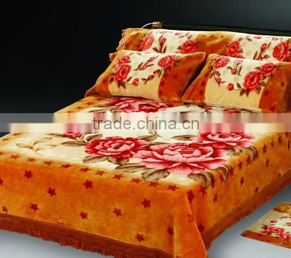 100% ployester printed super soft and carved blanket set