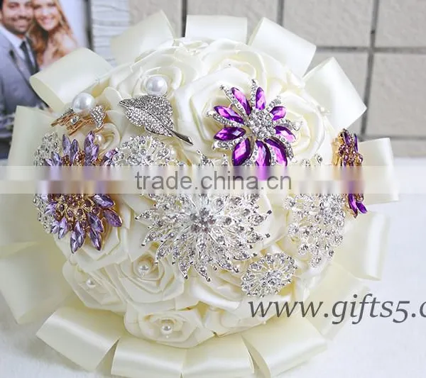 High Quality Luxurious Winter Wedding Bouquets With Purple Brooches Decoration photo-4