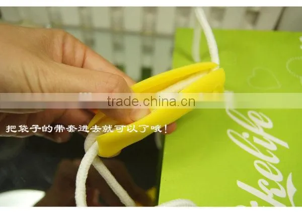 Silicone Bag Carrier Holder photo-4