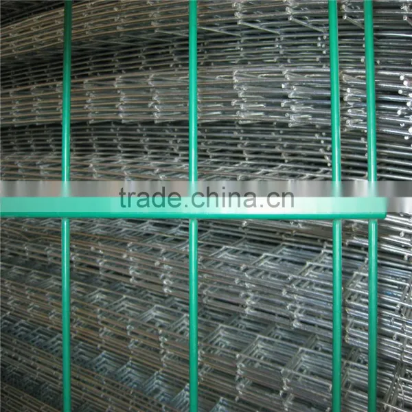 .com Triangle Bending Welded Wire Mesh Fence photo-4
