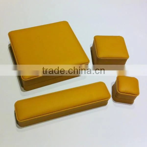 Yellow Leather Ring Jewelry Box photo-3
