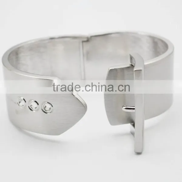 Gold Plated Alloy Latest Design Daily Wear Bangles Quality Choice photo-5