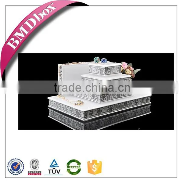 Luxury Wholesale Jewelry Stand Acrylic Jewelry Display Stand