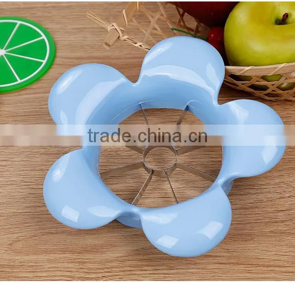L00080 2017 New Style Good Plastic Fruit Apple Cutter Slicer With Wave Shape Handle photo-2