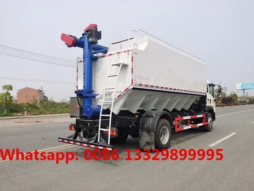 Wholesale Good Price SINO TRUK HOWO 4*2 10T Farm-oriented and Livestock Poultry Feed Pellet Transported Truck for Sale photo-5