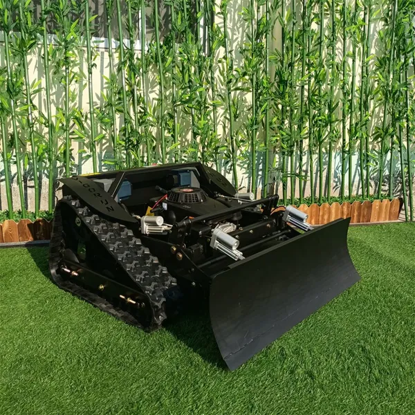 Brushless Motor Remote Mowing Tank (VTLM600) Remotely Controlled Four Wheel Drive Weed Reaper China Manufacturer, Factory Direct Sales Wireless Lawn Mower Trimmer photo-5