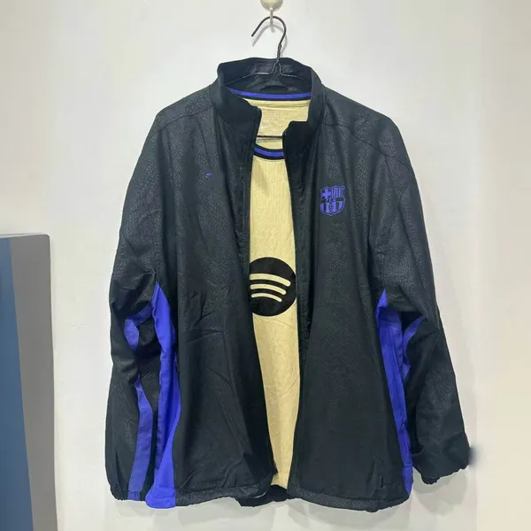 La Liga 25-26 Season Barça Co-branded Long Sleeve Windbreaker Training Shirt Match Jersey No. 10 Yamal Football Shirt photo-3