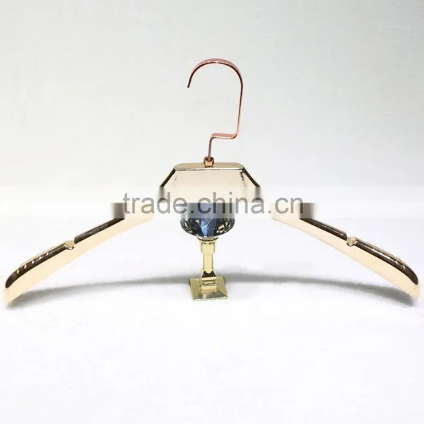 QD-246 High Quality Plastic Hanger for Suit Cheap Gold Plastic Hanger photo-2