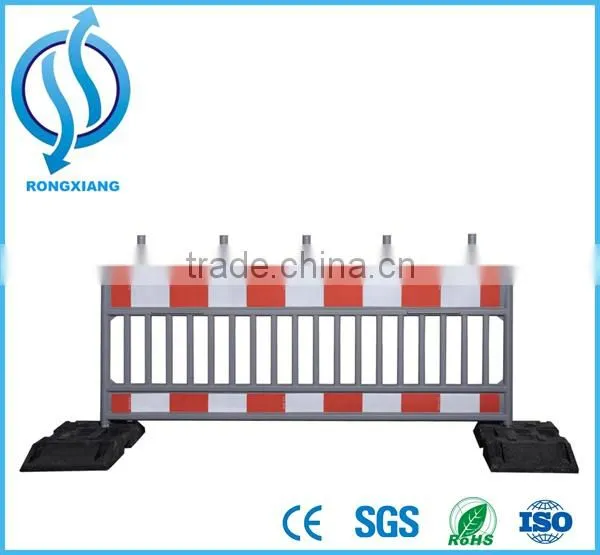 1.5 and 2 Meter Plastic Road Barrier for Road Works/Security Systems Road Traffic Safety Barrier
