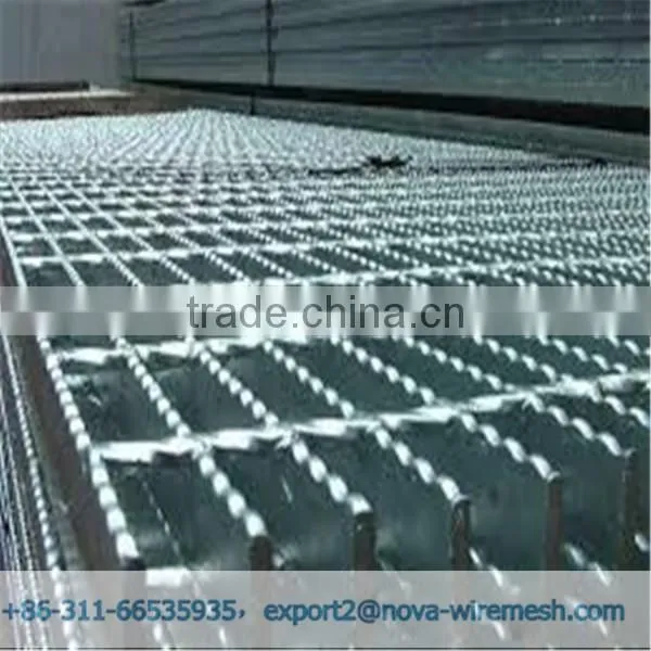 Factory Price Anti - Slip Serrated Steel Grating photo-4