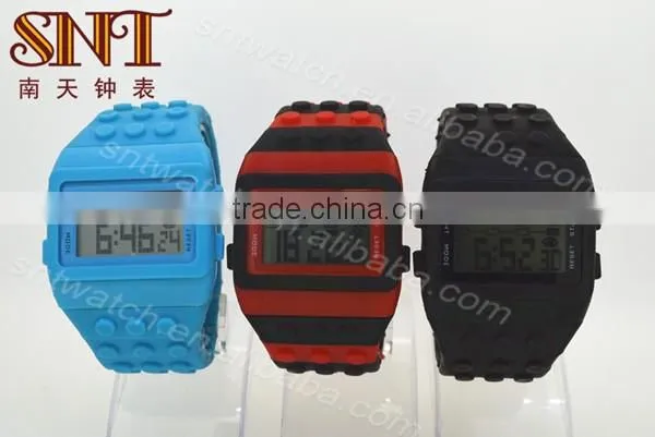 New Arrival LCD Watch Wholesale Price on Promotion photo-5