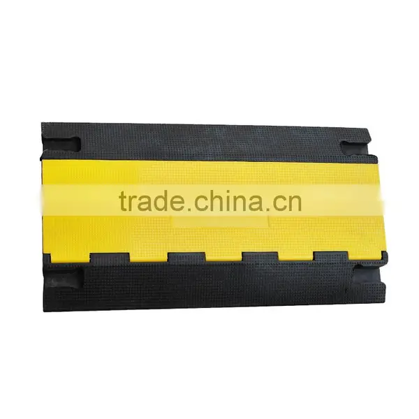 Lower Factoty Price 900*500*60mm Soft Flexible Recycled Rubber 4 Channel Cable Protectors photo-3