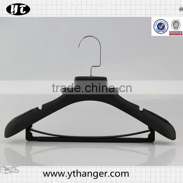 Antislip Luxury Plastic Rubber Hanger With Clips for Suits photo-3