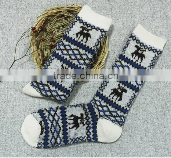 Deer Design Knitted Socks Warm Winter Christmas Pattern Women Socks