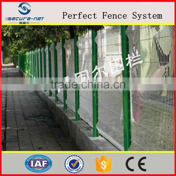 New Product 2015 Best Sale Green Vinyl Coated Welded Wire Mesh Fence photo-2