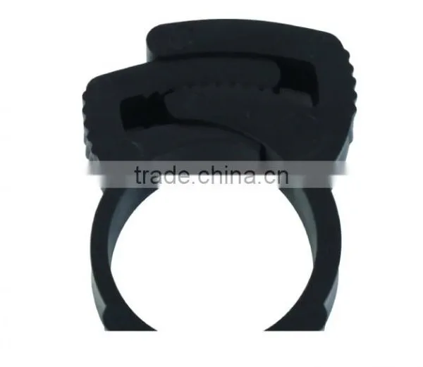 Drip Irrigation Plastic Hanging Clamp For Micro Irrigation PE Pipe photo-2