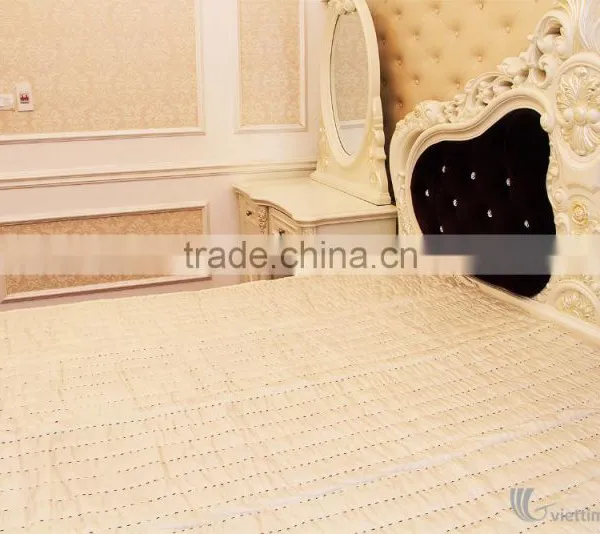 Hand Embroidered Blanket 100% Handmade in Vietnam With Eye-catching Colour and Design photo-2
