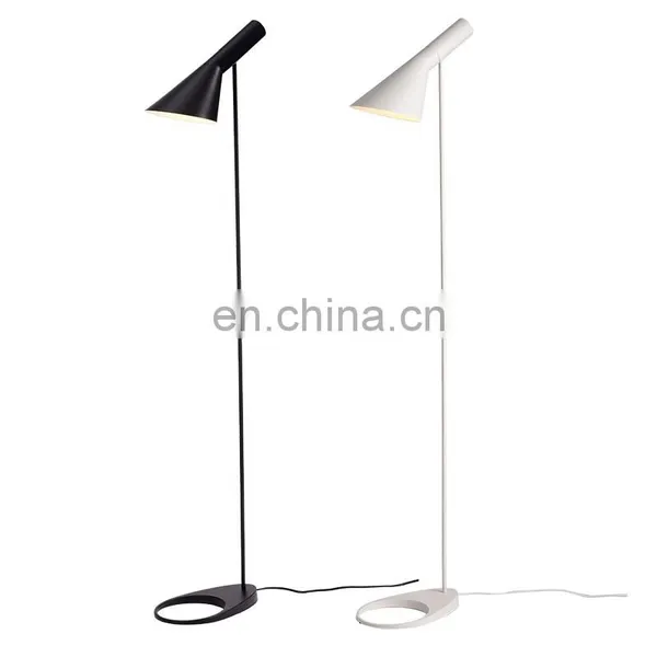 Contemporary Art Deco Metal Indoor Floor Lamp photo-2