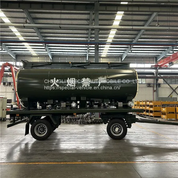 Low Price High Quality Water Tanker Petroleum Diesel Transport Oil Tanker Fuel Truck for Sale Portable Removable Small Mini Fuel Truck photo-5