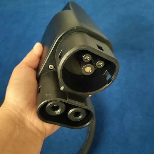 European Standard CCS TYPE-2 Plug Tesla New Energy Vehicle Discharge Gun External Discharge Outdoor Discharge Device 5KW 220V photo-3