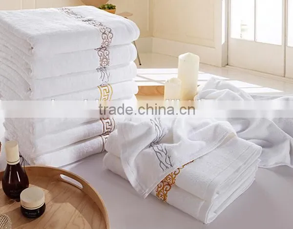 Egyptian Cotton Wholesale Factory Price White Hotel Embroidery Bath Towels photo-4