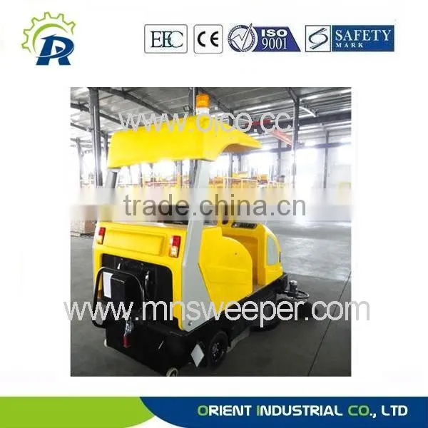 Germany Technology Imported Battery Use Riding Road Sweeper With Power Supply 36V photo-3