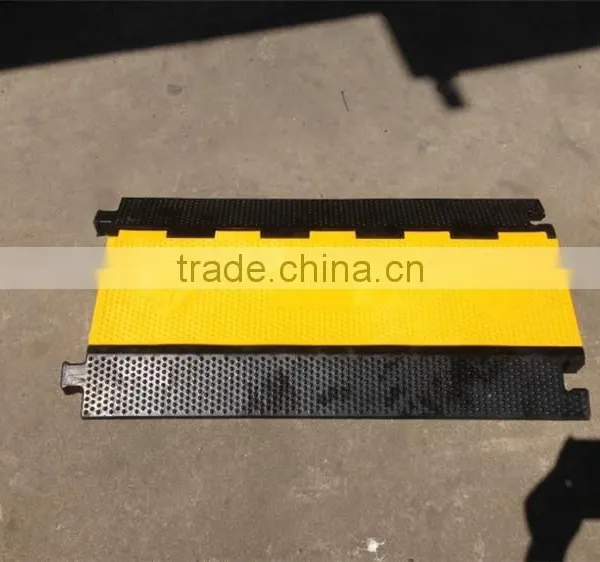Durable Speed Bump Stop Outdoor Event Road Cable Protector photo-2