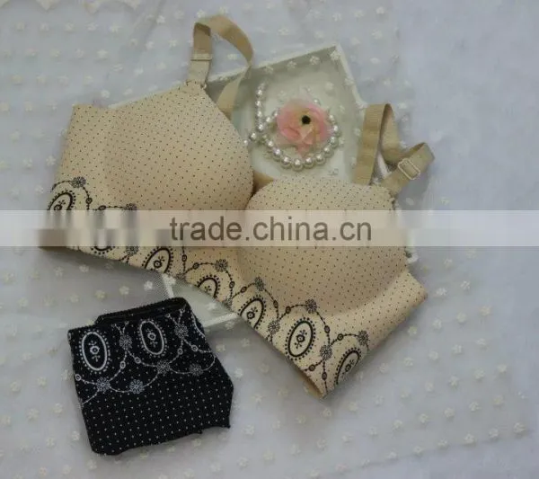 Wireless Beauty One Piece Sexy Underwear Bra Set photo-2