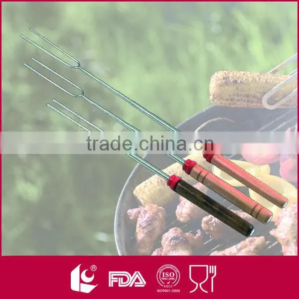 High Quality Stainless Steel Portable Telescopic Bbq Fork With Wooden Handle