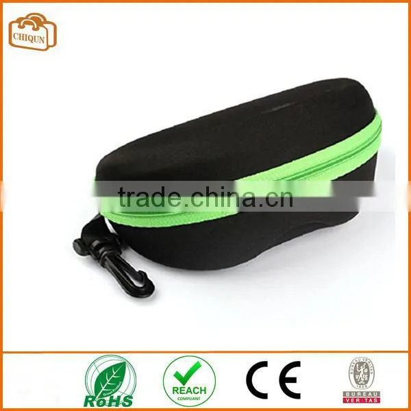Fashion Portable Carabiner Eye Glasses Sunglasses Hard Case Protector Box (Green) photo-2