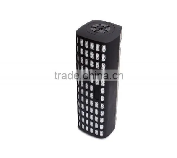 2016 High Quality New Protable Wireless Mini Waterproofbluetooth Speaker With FM and RADIO18650 photo-3