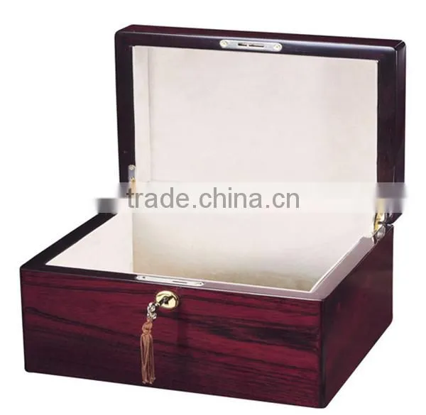 Simple Style Memorial Chest Cremation Wooden Urn for Ashes photo-4