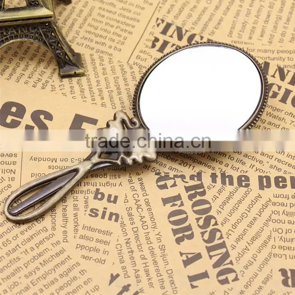 Retro Rhinestone Ladies Makeup Compact Pock Hand Held Mirror Hair Comb Set photo-3