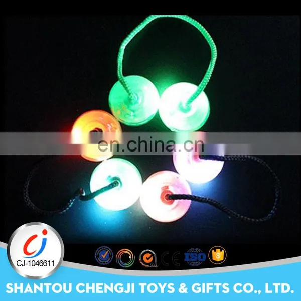 Novel Gifts Eco-friendly Fingers Luminous Thumb Chucks yo yo Toy photo-2