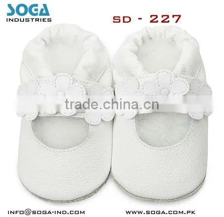Flower Summer Sandal Baby Shoes With Comfortable Design 2011