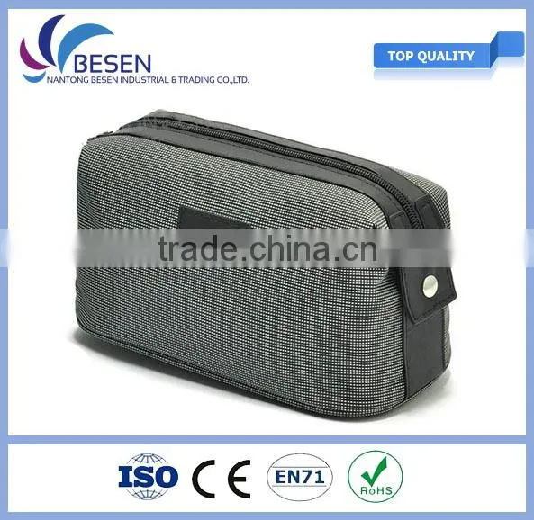 Elegant Small Plaid Toiletry Bag Travel Organizer Cosmetic Bag for Men Women