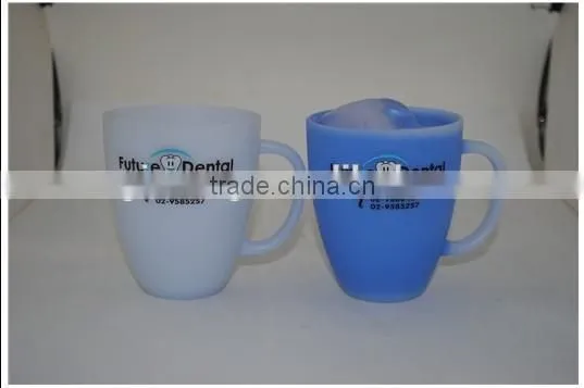 Painted Christmas Color Changing Glasses Mug photo-2