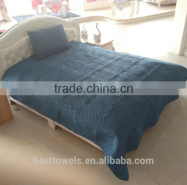 Hot Selling 100%polyester Embossed Luxury Bedspread photo-2