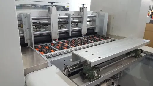 Flatbed Die-cutting and Embossing Smachines photo-2